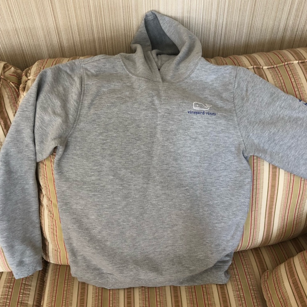 Vineyard vines kid size sweater
